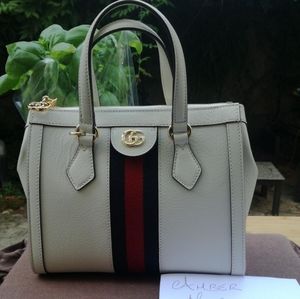 🤩Brand new and Authentic🤩
i am selling an opidia